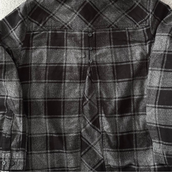 Duluth Trading Co Black and Gray Utility Jacket - Picture 5 of 7